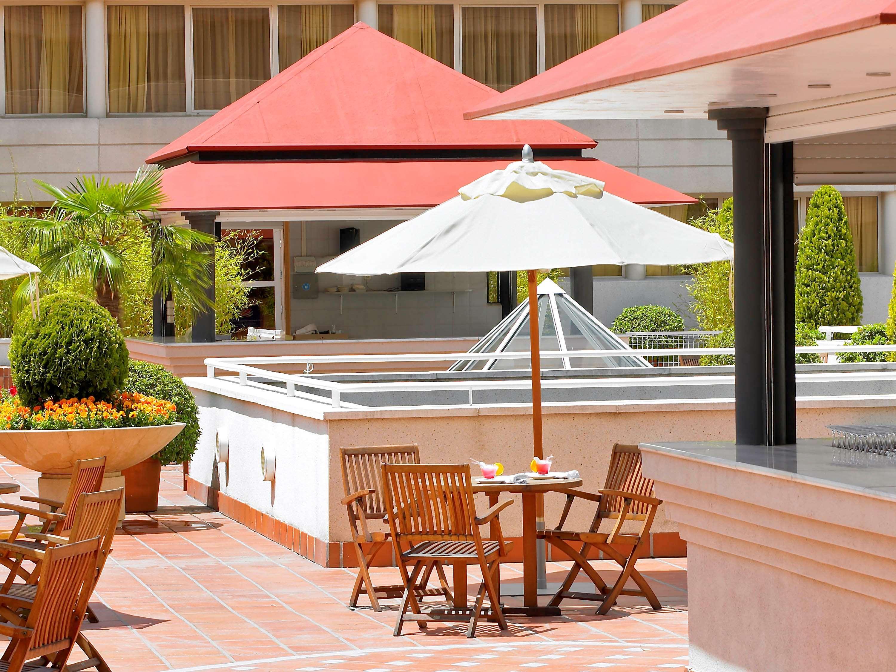 Novotel Campo De Las Naciones Мадрид Экстерьер фото