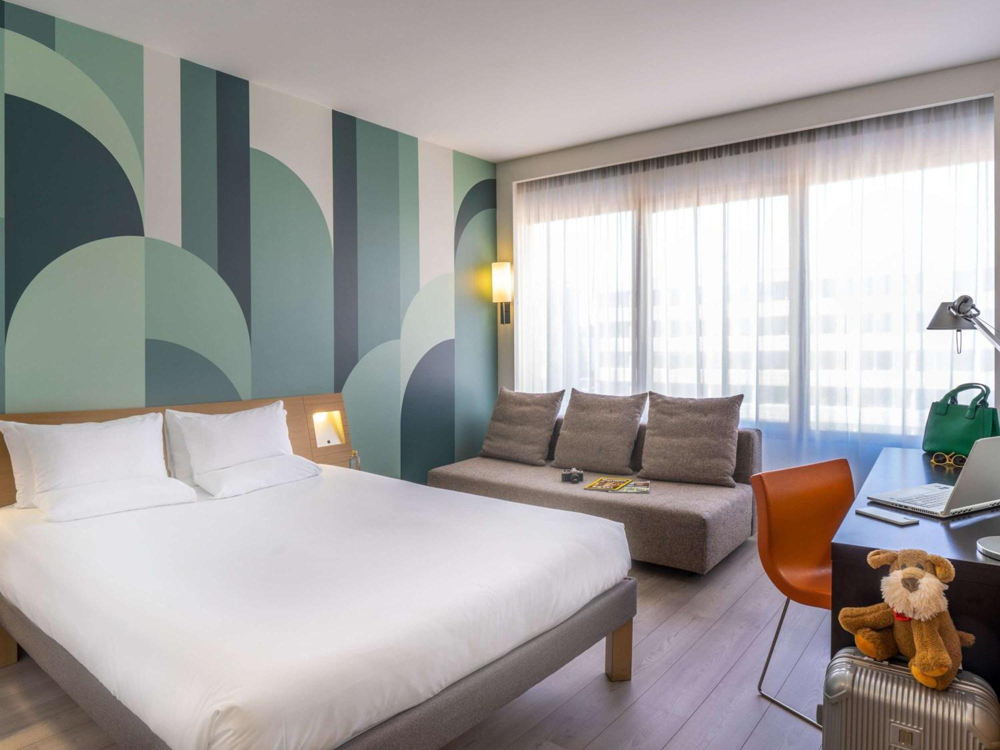Novotel Campo De Las Naciones Мадрид Экстерьер фото